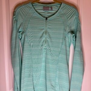 Athleta Pacifica UP Shirt Size Small